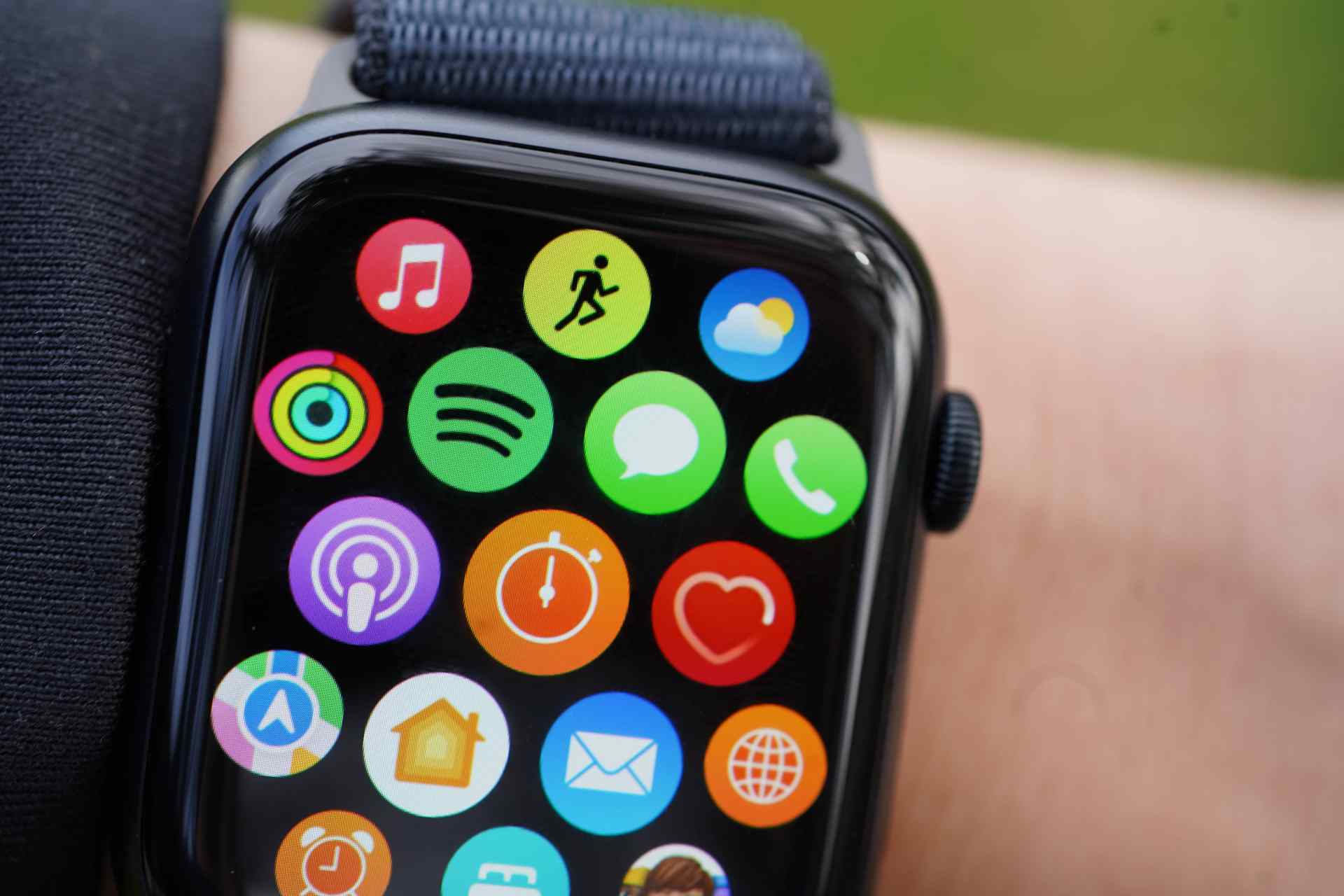 Apple-Watch-Music