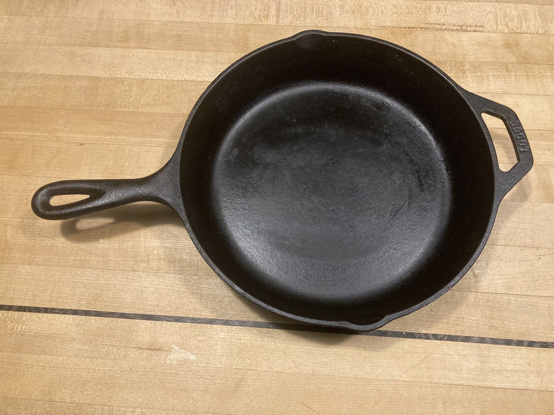 lodge cast iron skillet