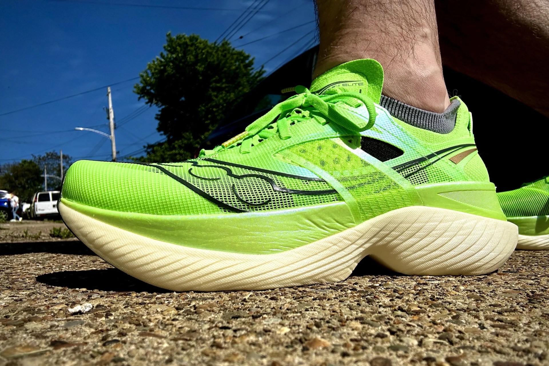 saucony endorphin elite