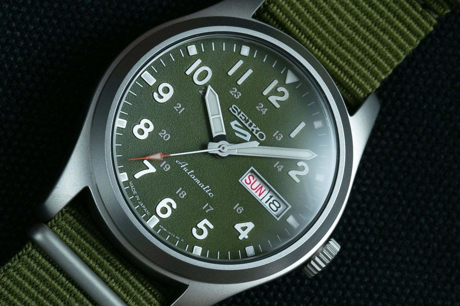 seiko 5 sports watch