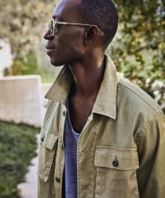 man wearing italian cotten linen field jacket in olive