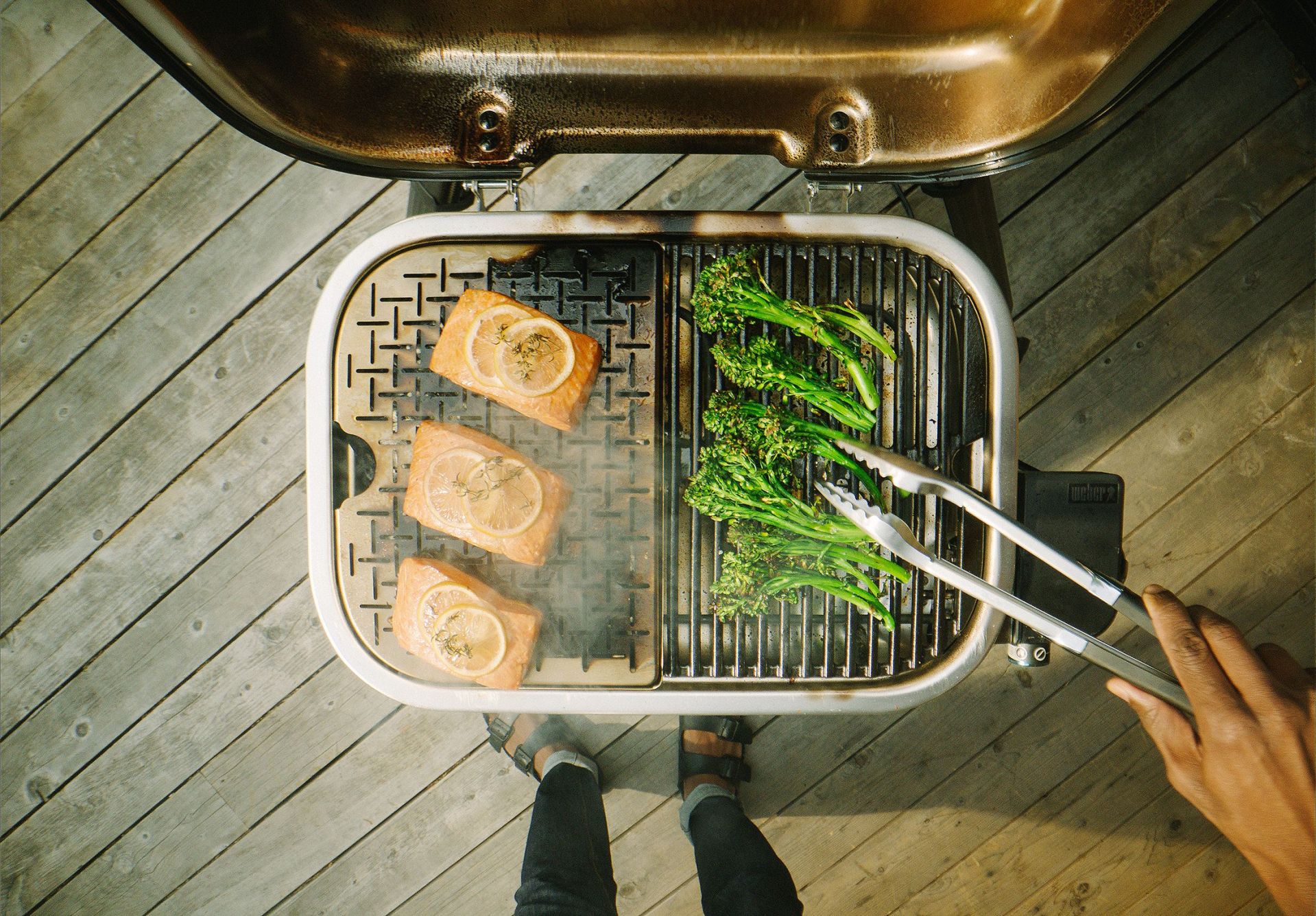 overhead view of grilling on the weber lumin